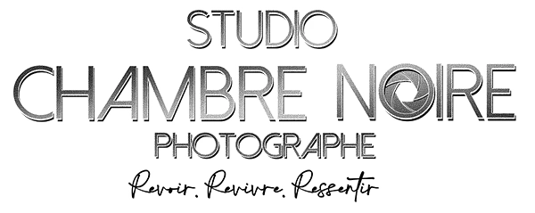 Logo du Studio Chambre Noire Photographe Seine-et-Marne (77), représentant un obturateur d'appareil photo dans le
